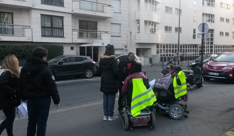 Atelier « parcours fauteuil » : être autonome dans la rue